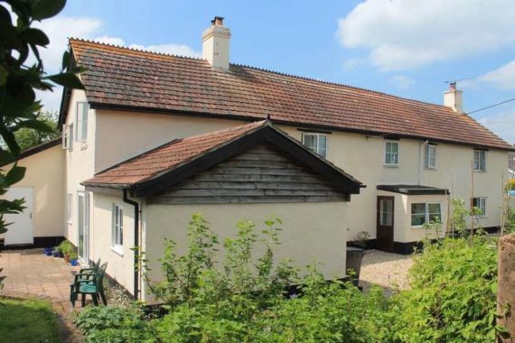 5&nbsp;Bedroom&nbsp;Detached